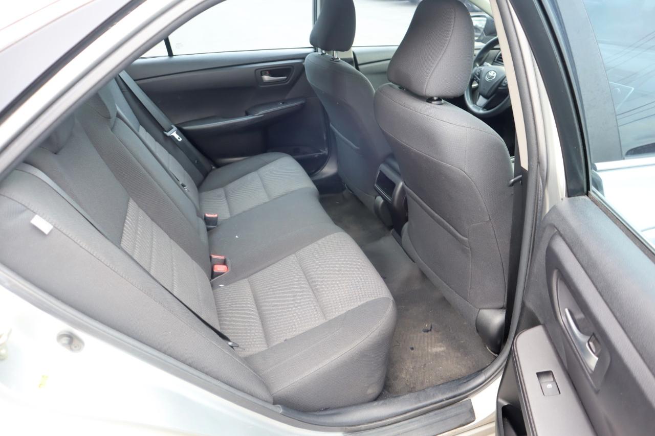 Toyota Camry LE Auto (Natl) 2017