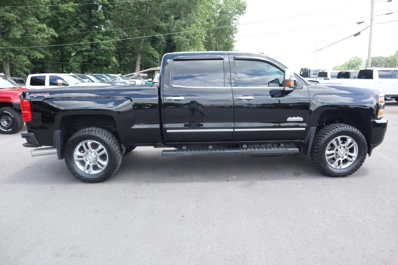 Chevrolet Silverado 2500HD 4WD Crew Cab 153" High Country 2017