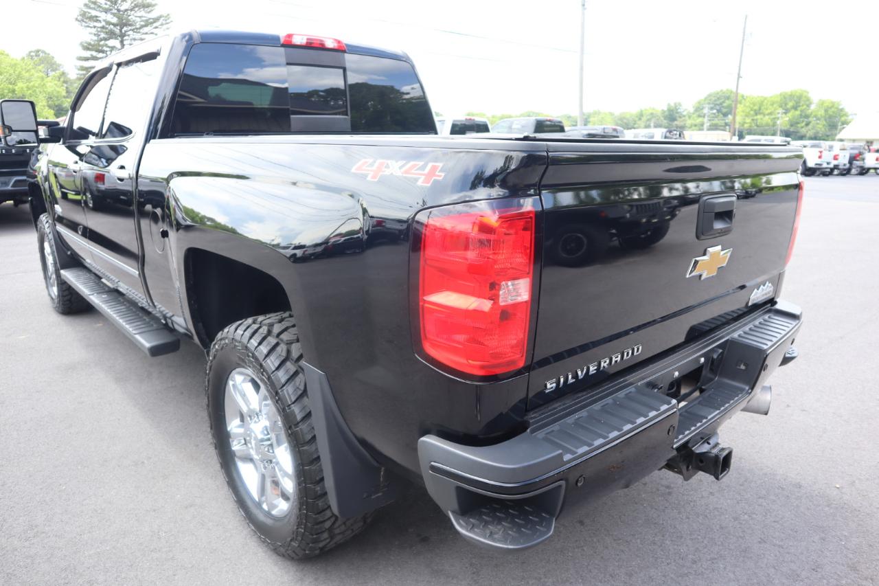 Chevrolet Silverado 2500HD 4WD Crew Cab 153" High Country 2017
