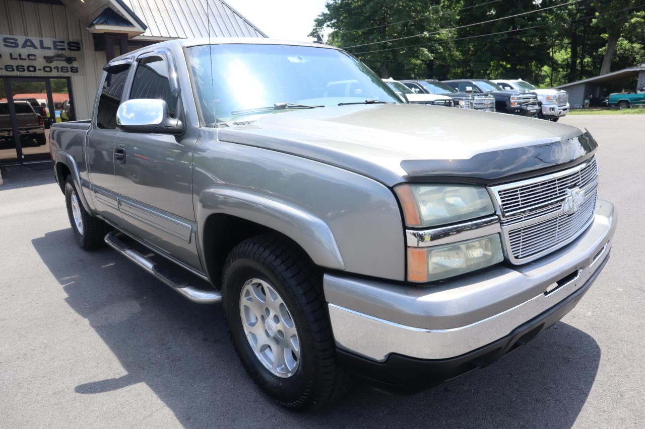 Chevrolet Silverado 1500 Ext Cab 134.0" WB 4WD LT3 2006