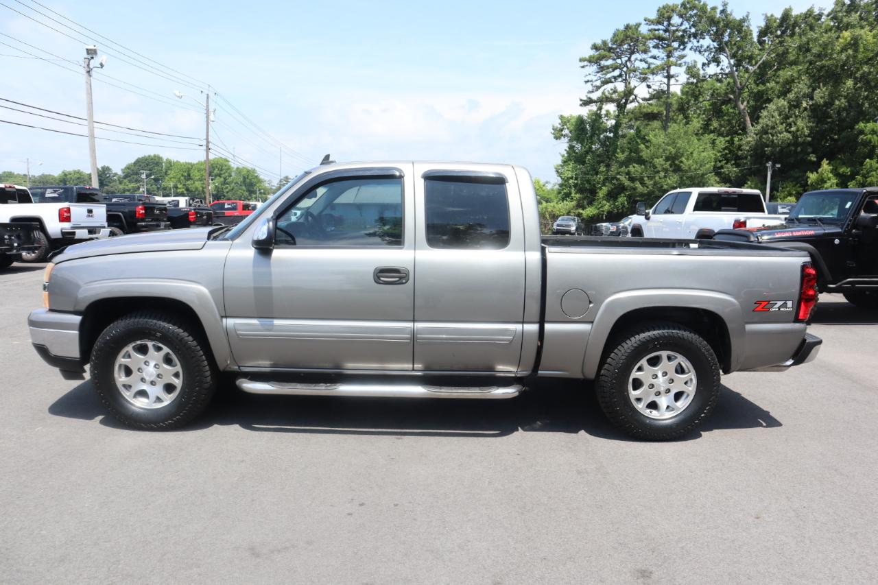 Chevrolet Silverado 1500 Ext Cab 134.0" WB 4WD LT3 2006