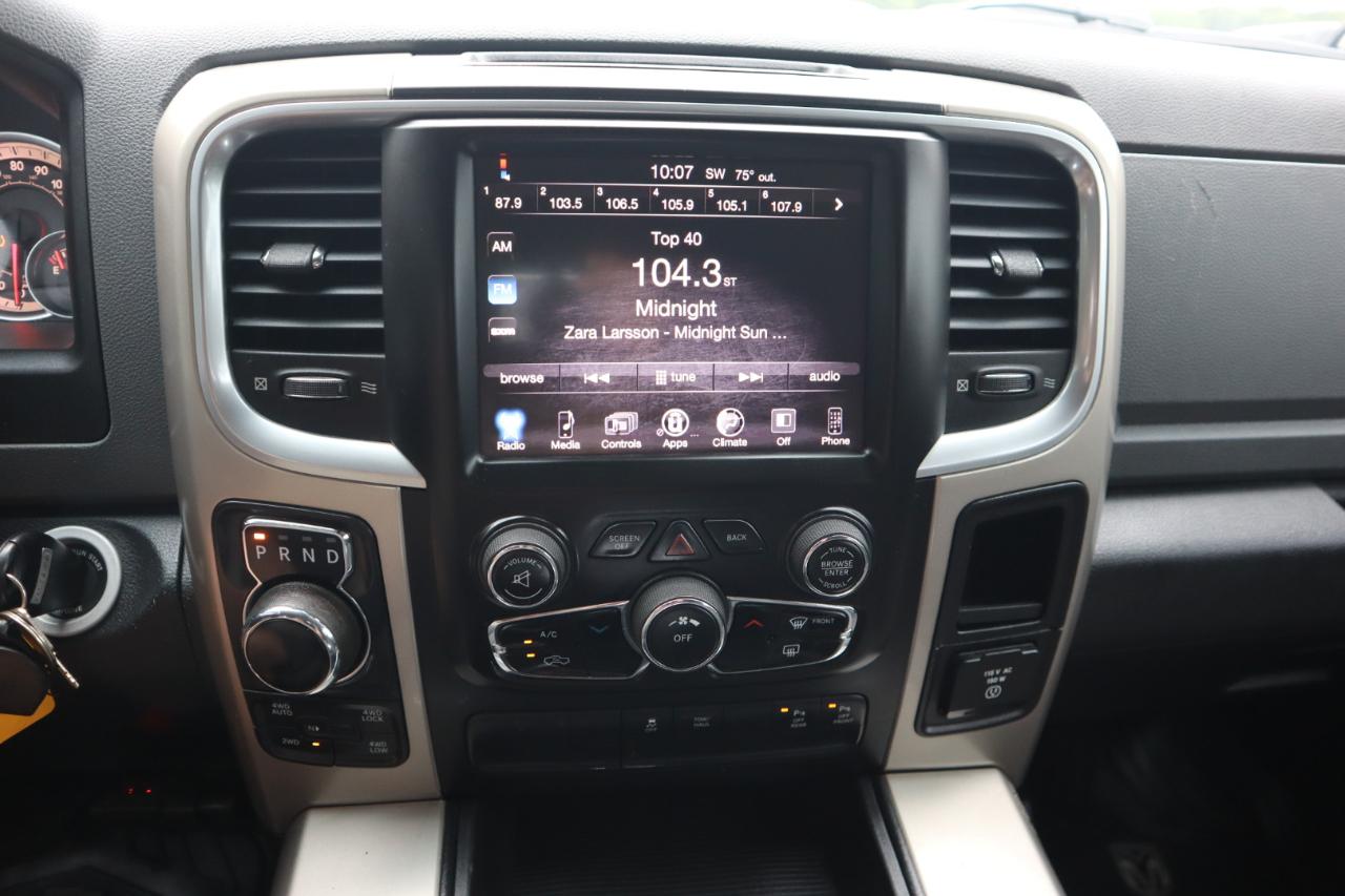 RAM 1500 4WD Crew Cab 140.5" Big Horn 2014