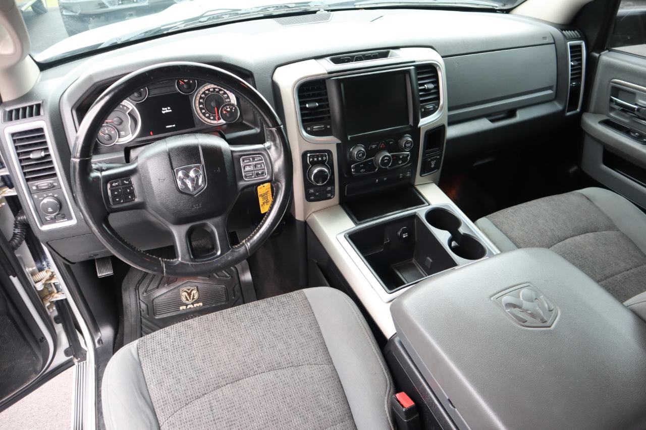 RAM 1500 4WD Crew Cab 140.5" Big Horn 2014