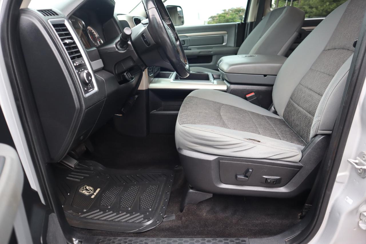 RAM 1500 4WD Crew Cab 140.5" Big Horn 2014