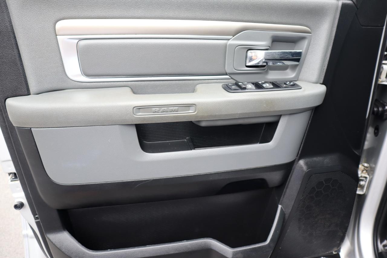 RAM 1500 4WD Crew Cab 140.5" Big Horn 2014