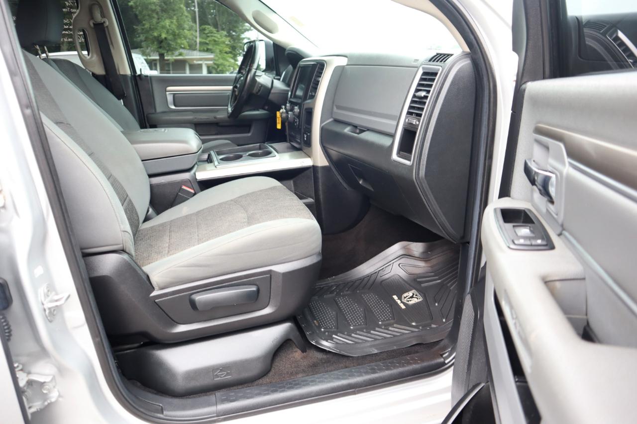 RAM 1500 4WD Crew Cab 140.5" Big Horn 2014