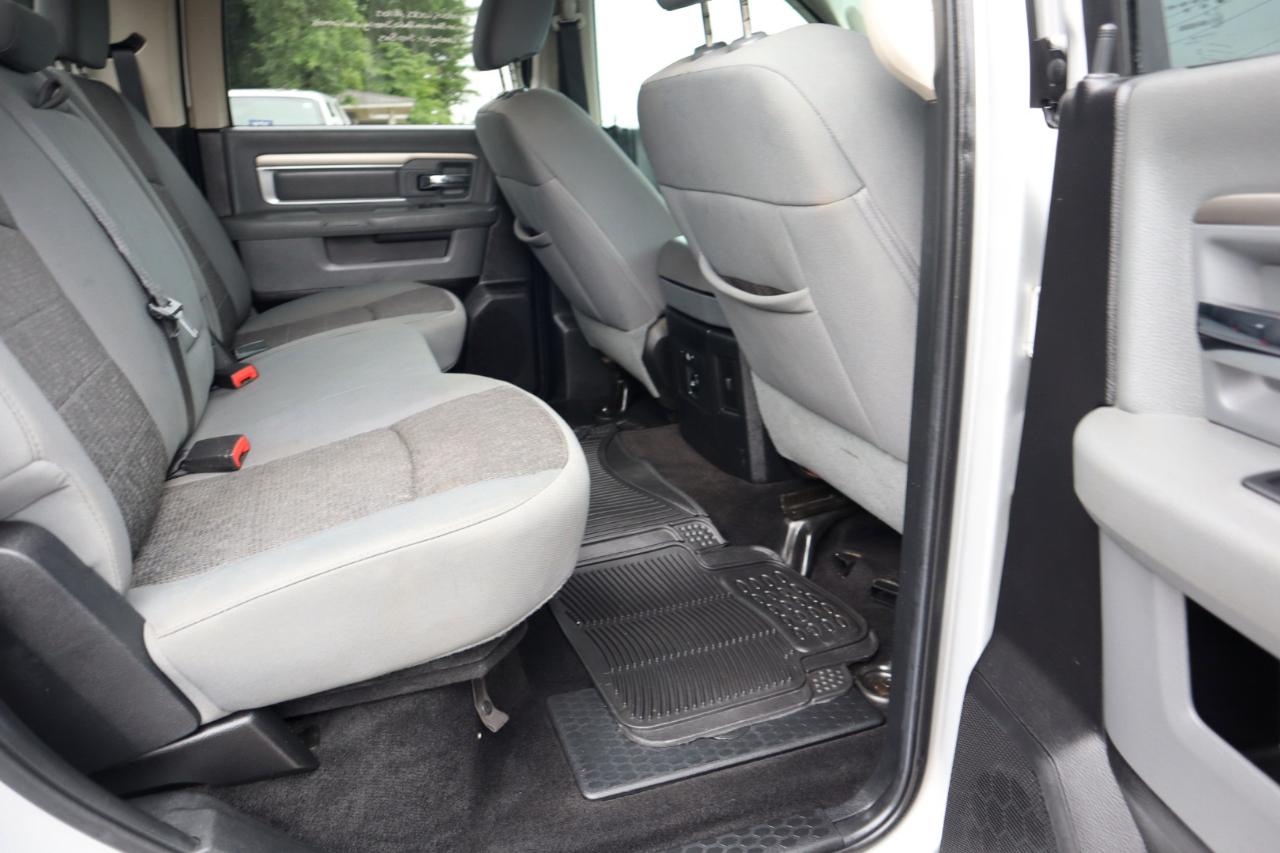 RAM 1500 4WD Crew Cab 140.5" Big Horn 2014