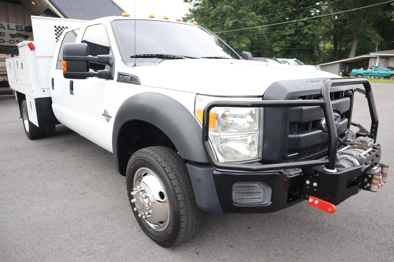Ford Super Duty F-550 DRW 4WD Crew Cab 176" WB 60" CA Lariat 2015