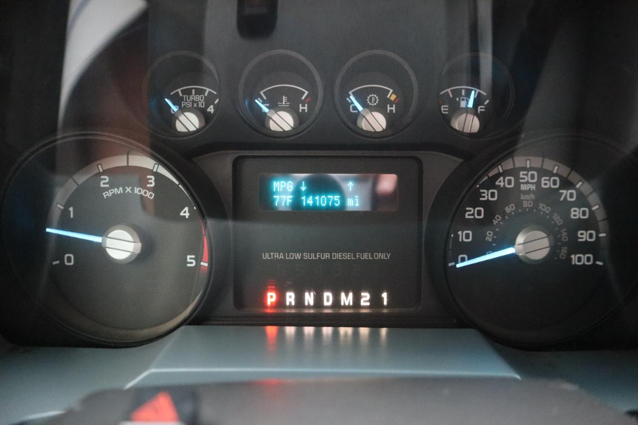 Ford Super Duty F-550 DRW 4WD Crew Cab 176" WB 60" CA Lariat 2015