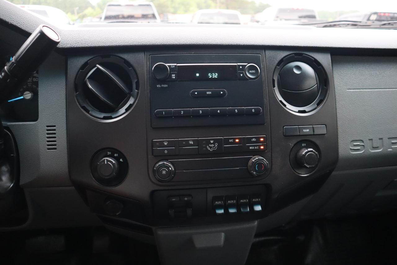 Ford Super Duty F-550 DRW 4WD Crew Cab 176" WB 60" CA Lariat 2015