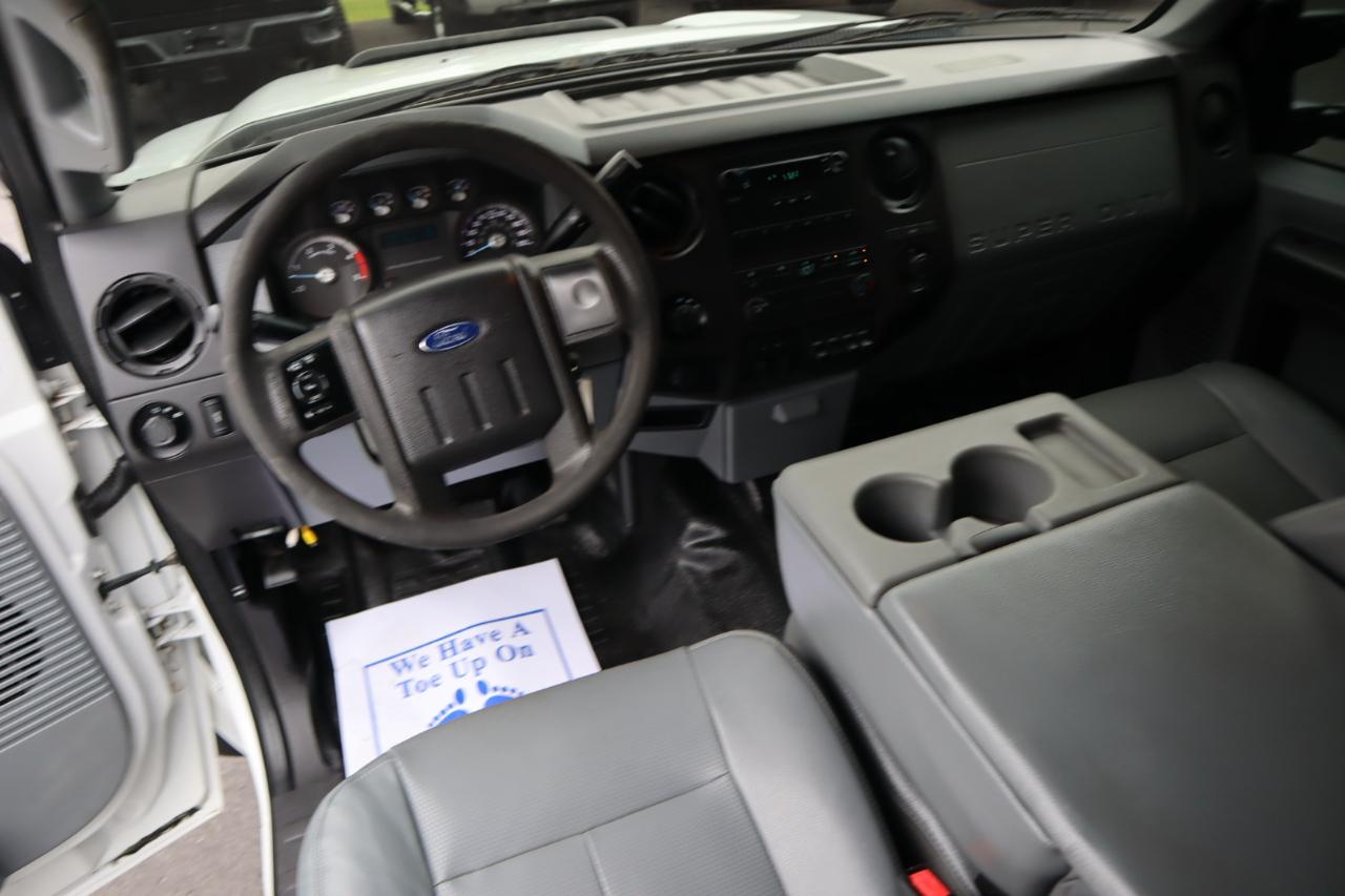 Ford Super Duty F-550 DRW 4WD Crew Cab 176" WB 60" CA Lariat 2015