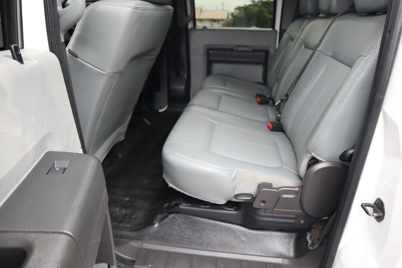 Ford Super Duty F-550 DRW 4WD Crew Cab 176" WB 60" CA Lariat 2015