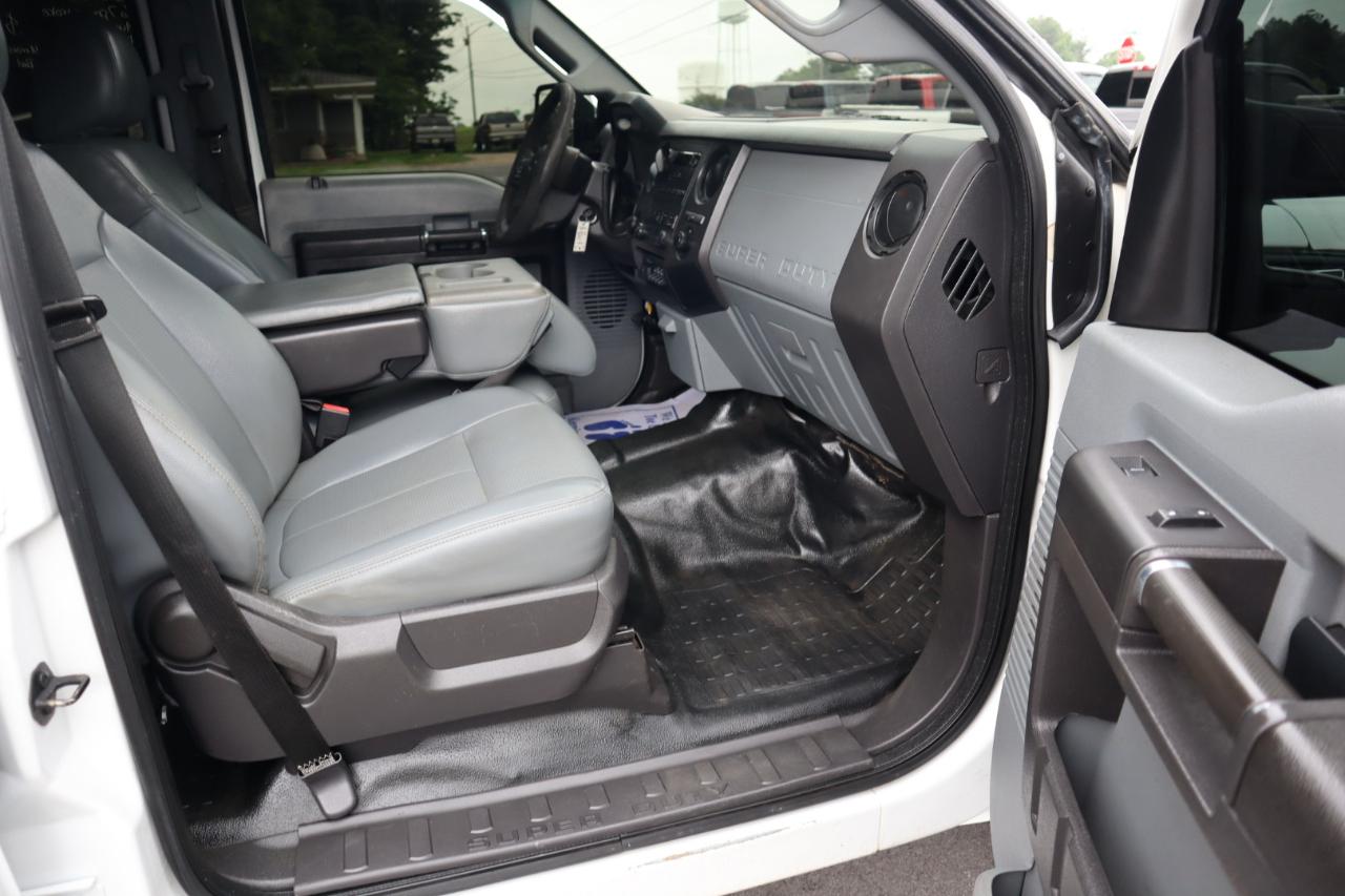 Ford Super Duty F-550 DRW 4WD Crew Cab 176" WB 60" CA Lariat 2015