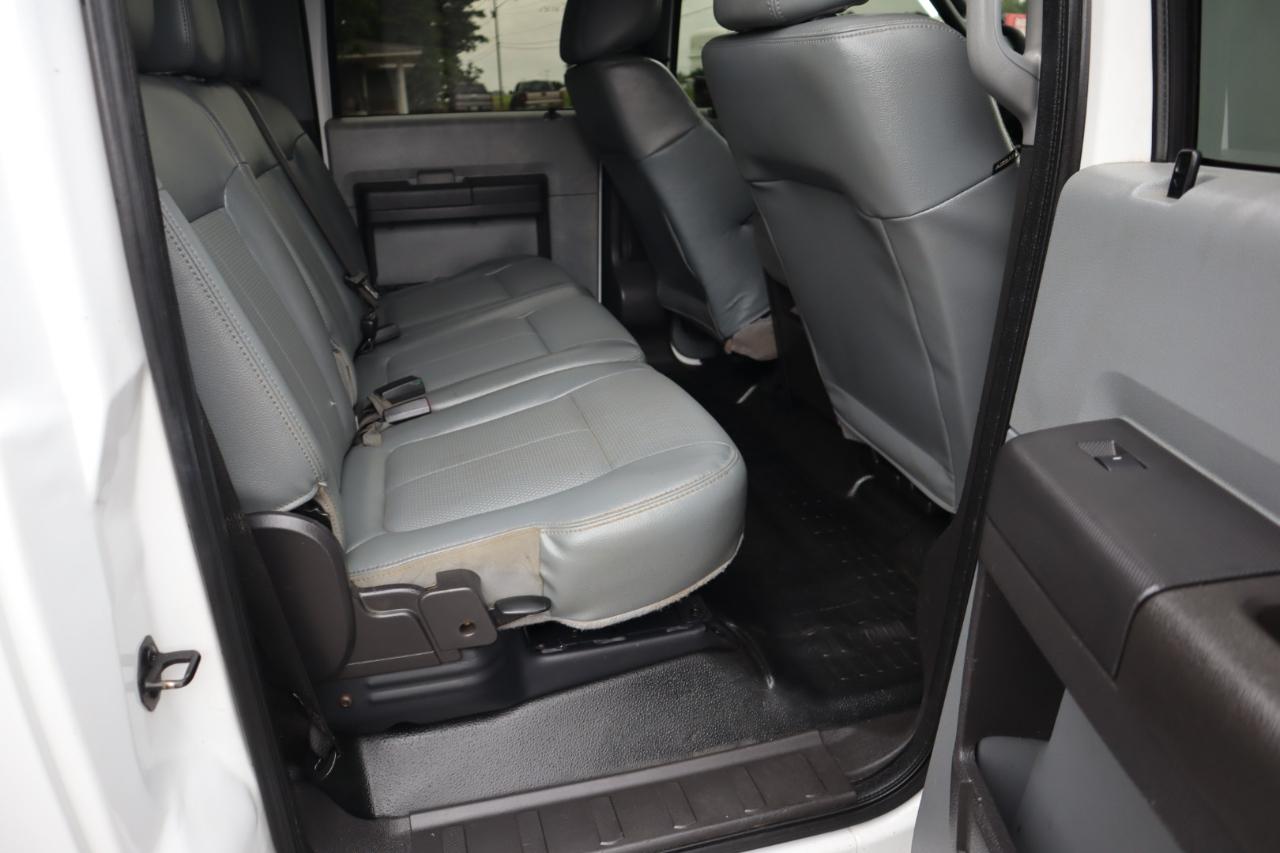 Ford Super Duty F-550 DRW 4WD Crew Cab 176" WB 60" CA Lariat 2015
