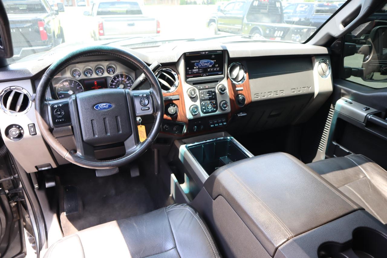 Ford Super Duty F-250 SRW 4WD Crew Cab 156" Lariat 2016