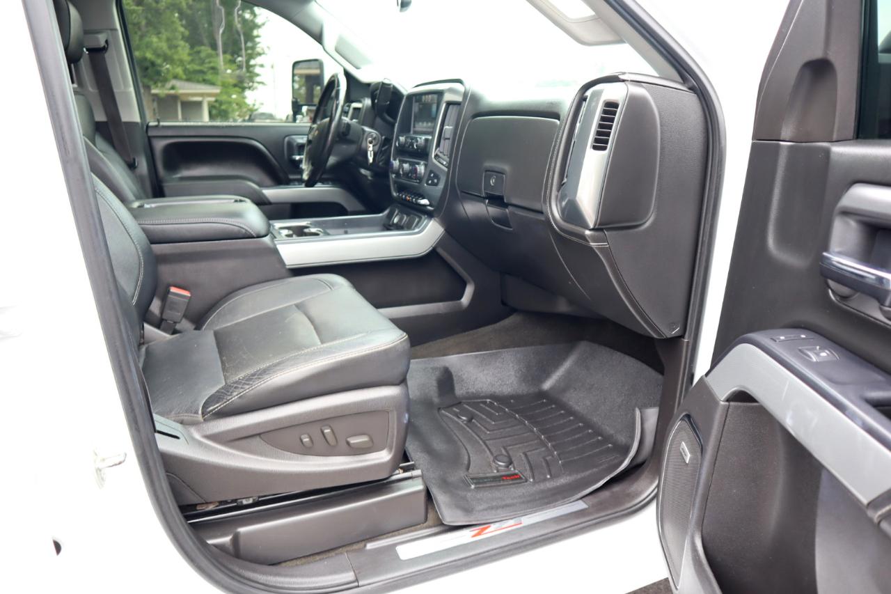 Chevrolet Silverado 2500HD Built After Aug 14 4WD Crew Cab 153.7" LTZ 2015