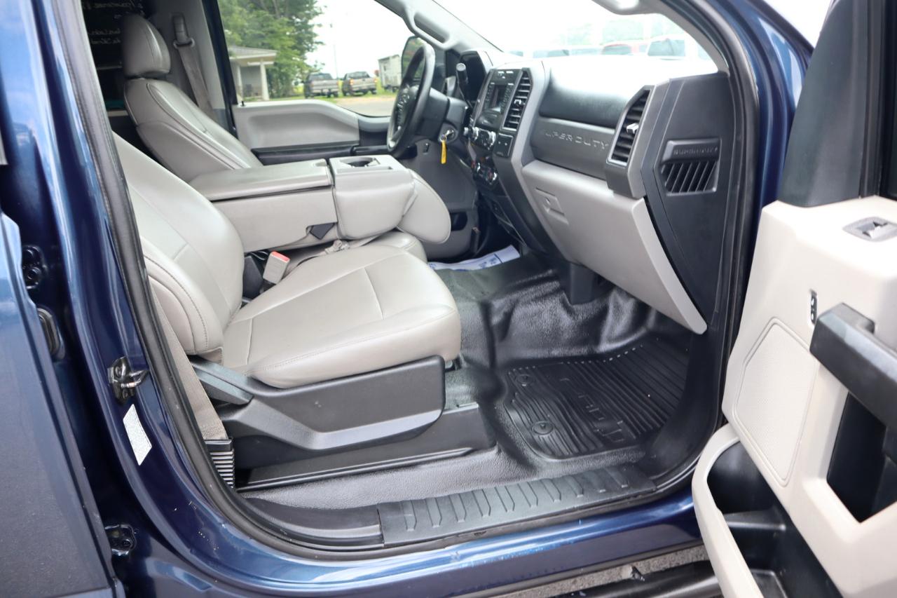 Ford Super Duty F-350 DRW 4WD Crew Cab 172" XL 2019