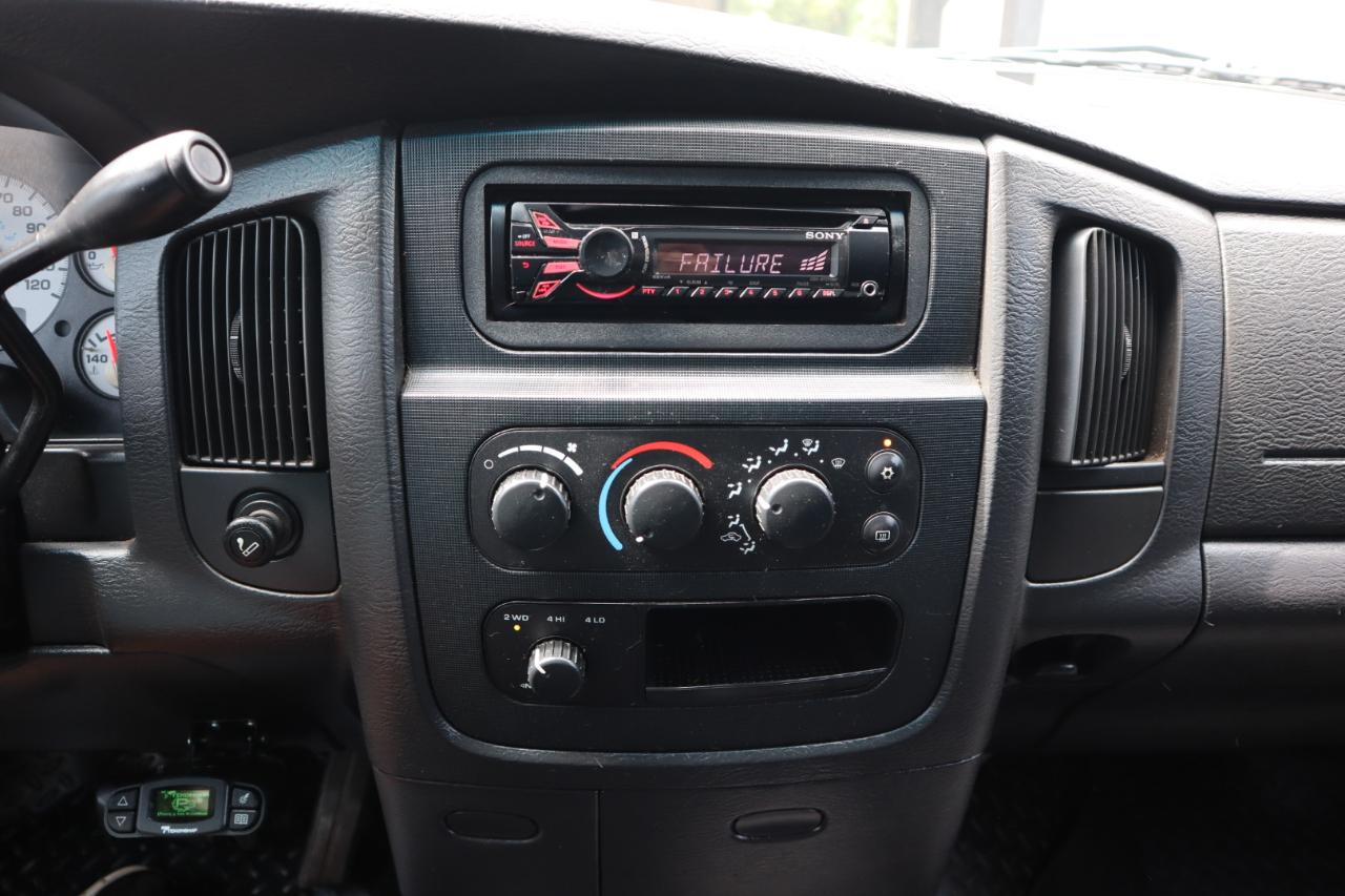 Dodge Ram 3500 4dr Quad Cab 160.5" WB DRW 4WD SLT 2004