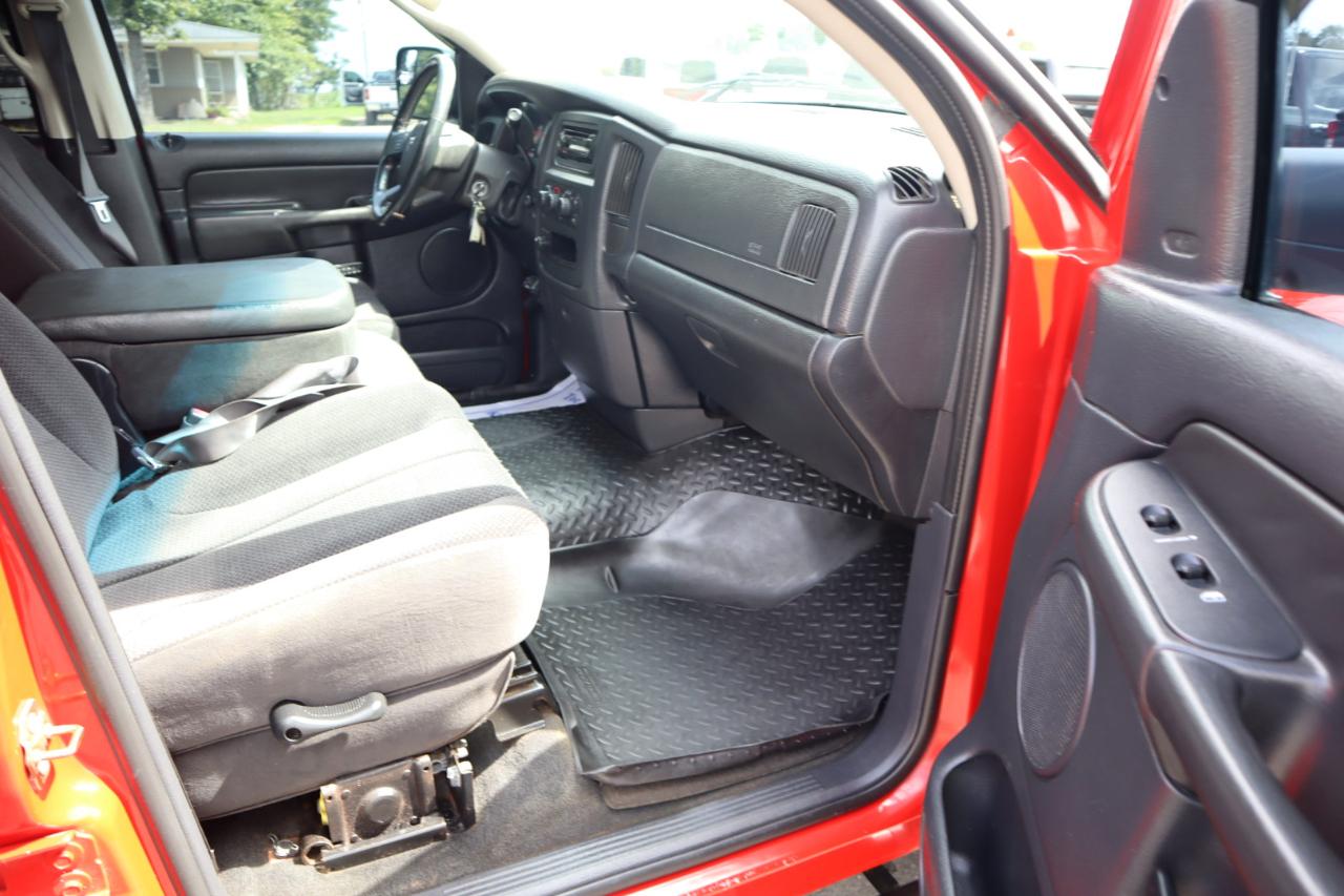 Dodge Ram 3500 4dr Quad Cab 160.5" WB DRW 4WD SLT 2004
