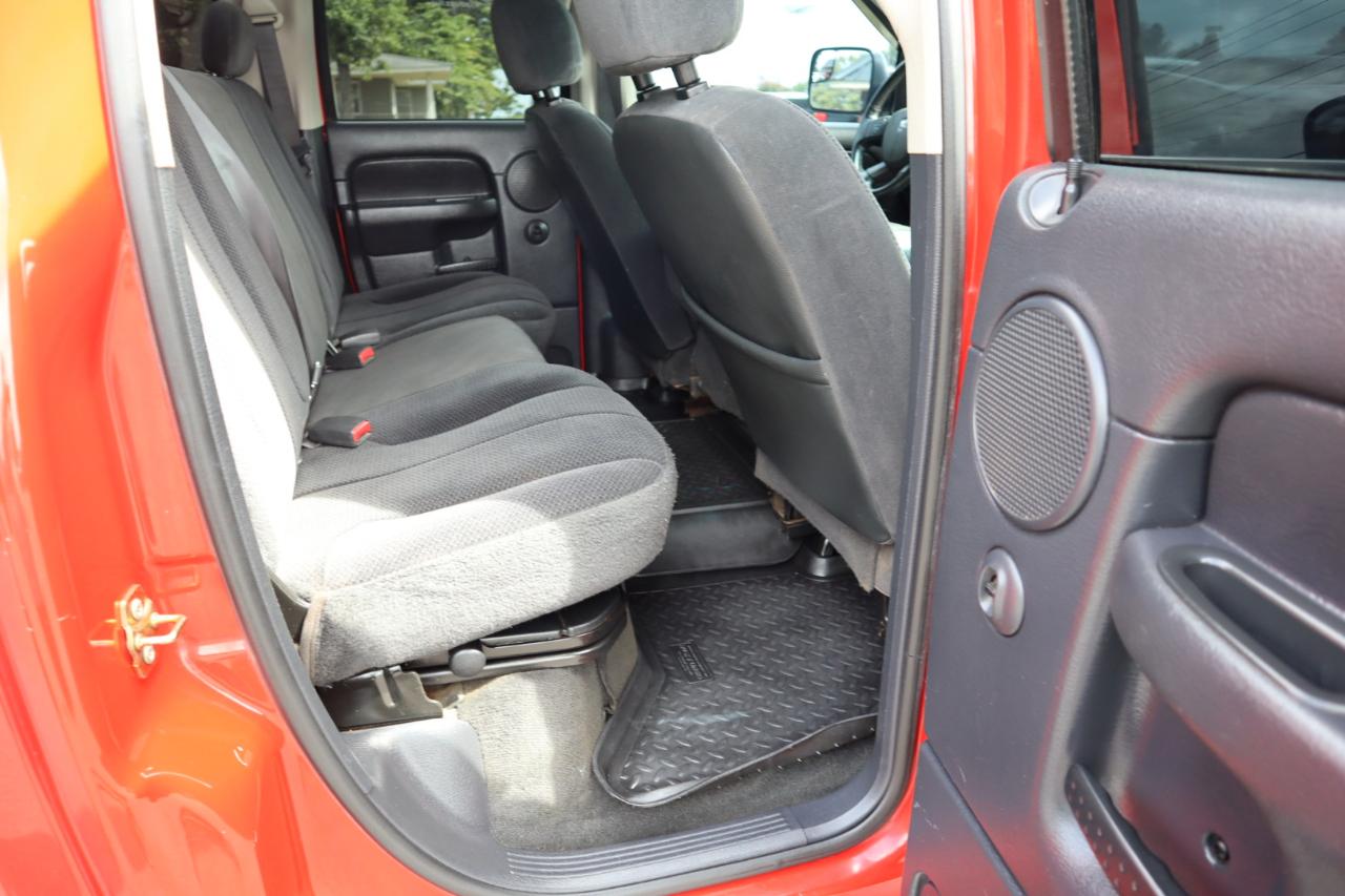 Dodge Ram 3500 4dr Quad Cab 160.5" WB DRW 4WD SLT 2004