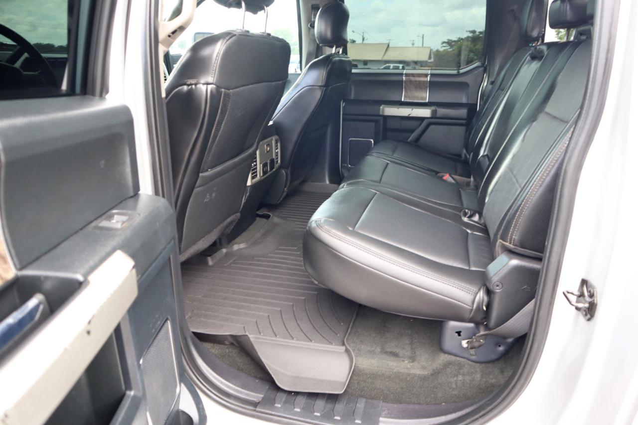 Ford Super Duty F-450 DRW Lariat 4WD Crew Cab 8' Box 2017