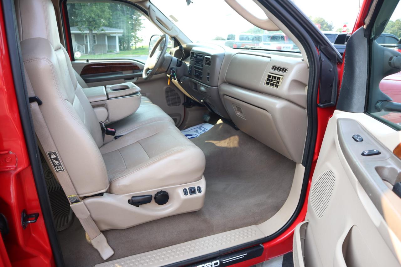 Ford Super Duty F-250 Crew Cab 156" Lariat 4WD 2003