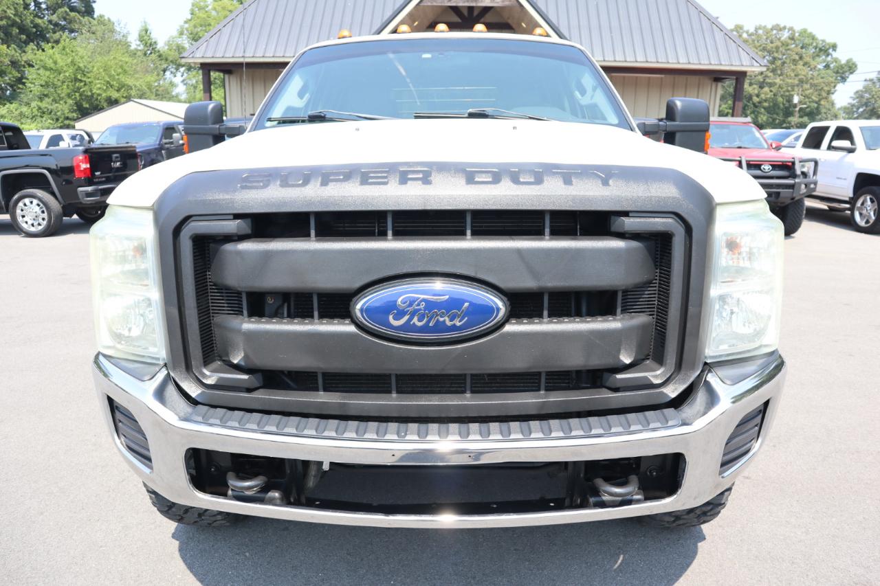 Ford Super Duty F-350 DRW 4WD Crew Cab 176" WB 60" CA XL 2015