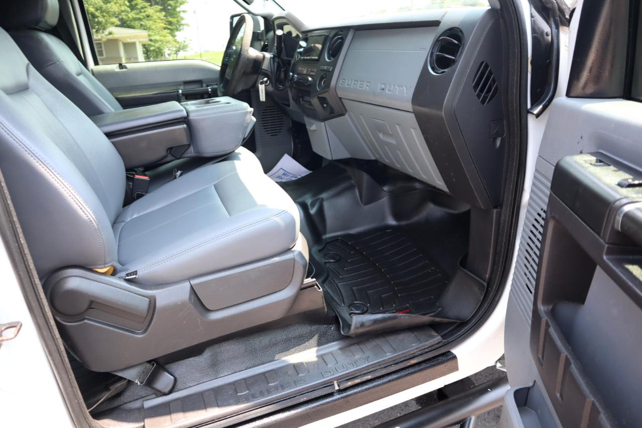Ford Super Duty F-350 DRW 4WD Crew Cab 176" WB 60" CA XL 2015