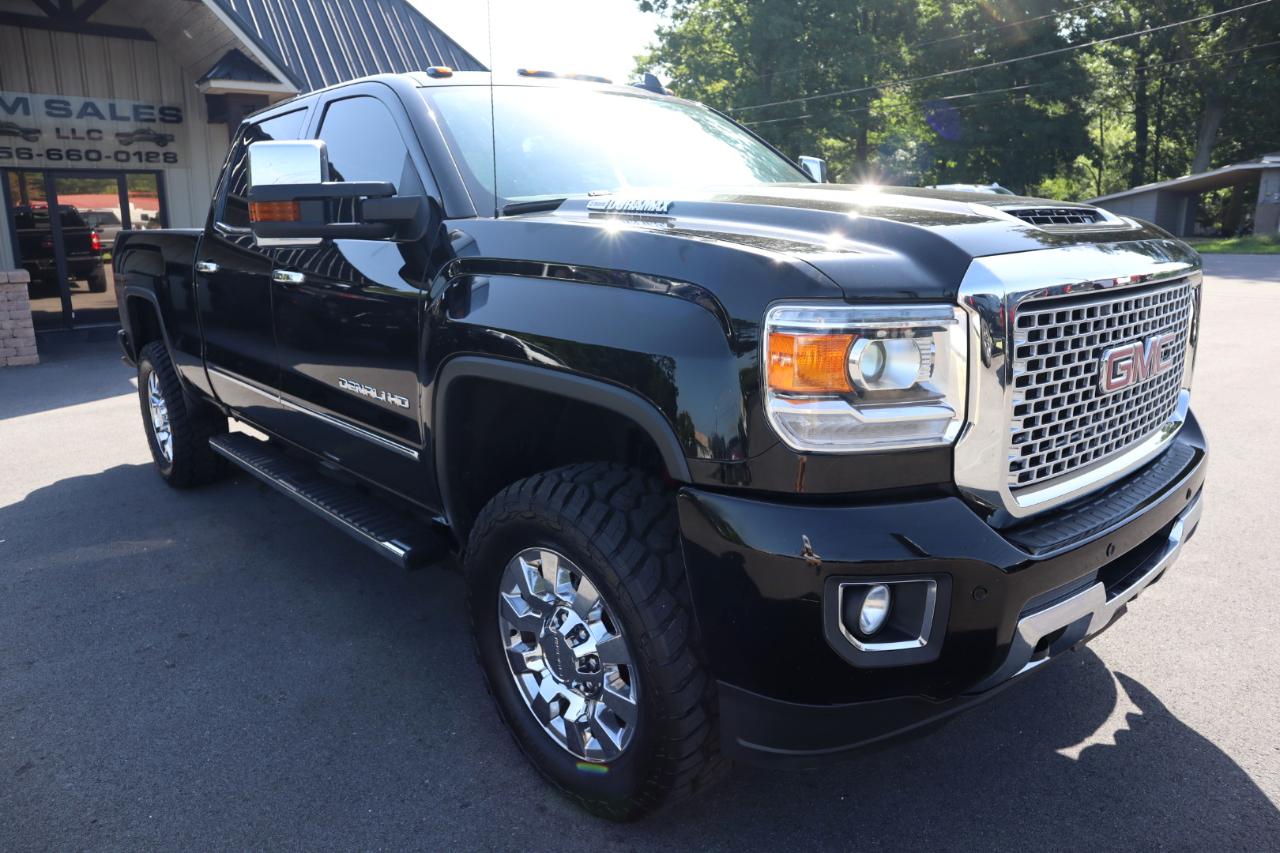 GMC Sierra 2500HD 4WD Crew Cab 153.7" Denali 2017