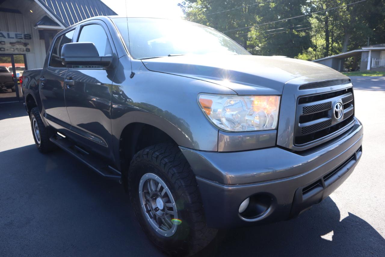 Toyota Tundra 4WD Truck CrewMax 5.7L V8 6-Spd AT (Natl) 2013