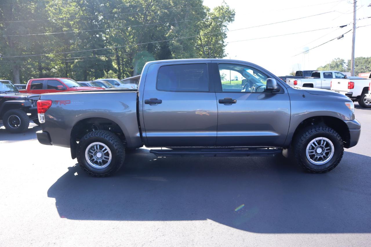 Toyota Tundra 4WD Truck CrewMax 5.7L V8 6-Spd AT (Natl) 2013
