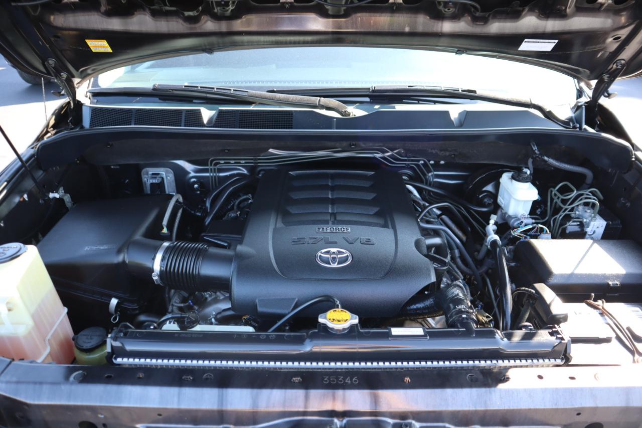 Toyota Tundra 4WD Truck CrewMax 5.7L V8 6-Spd AT (Natl) 2013