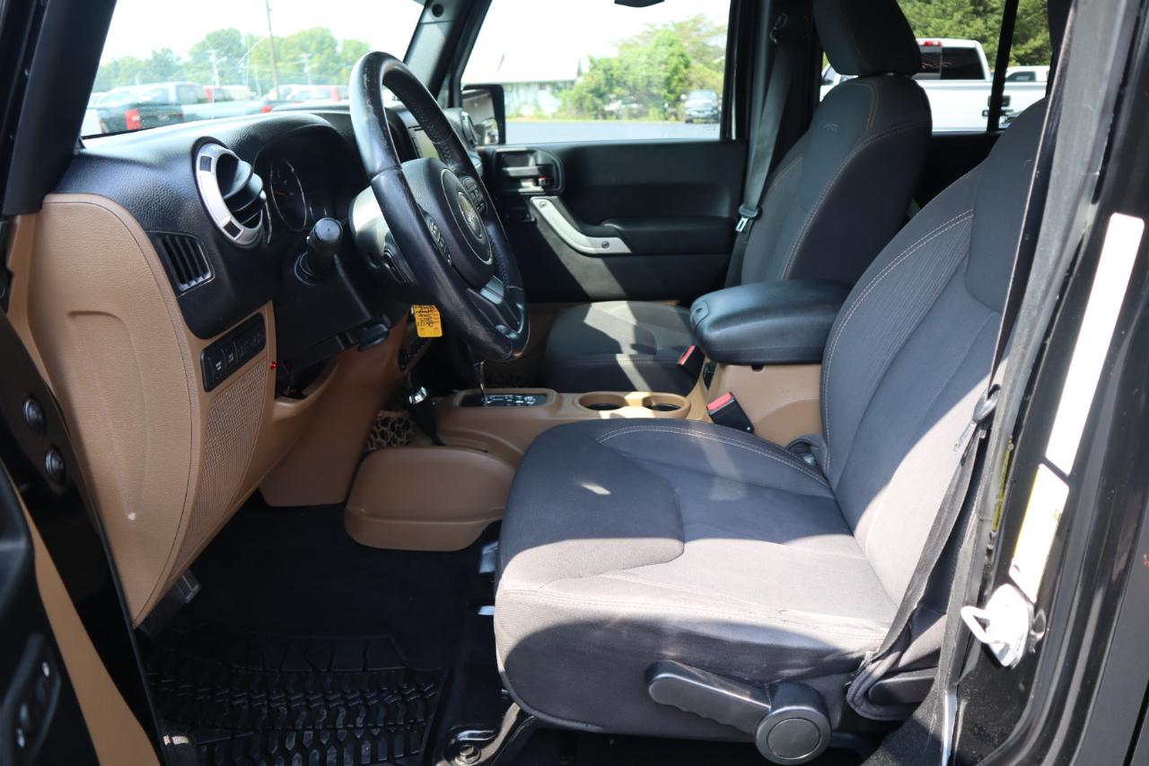 Jeep Wrangler Unlimited 4WD 4dr Rubicon 2013