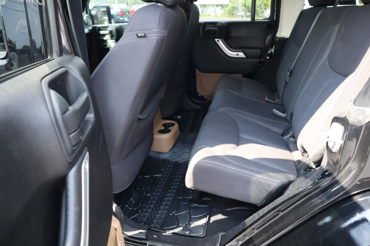 Jeep Wrangler Unlimited 4WD 4dr Rubicon 2013