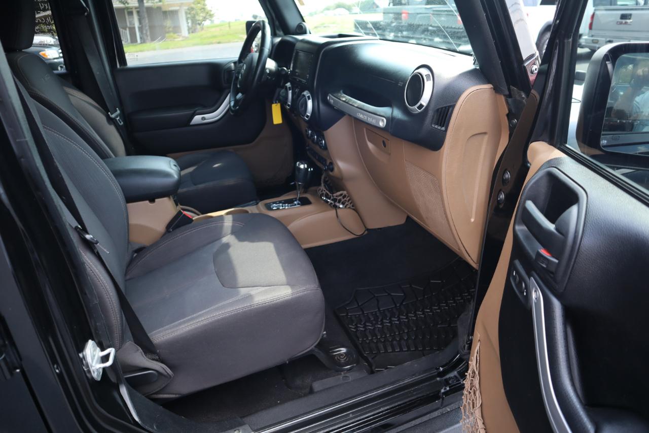Jeep Wrangler Unlimited 4WD 4dr Rubicon 2013