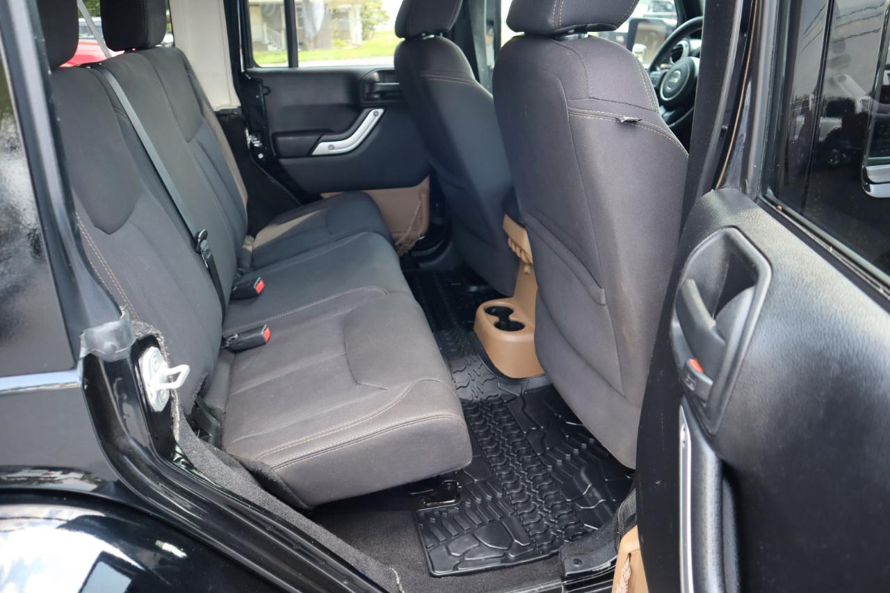 Jeep Wrangler Unlimited 4WD 4dr Rubicon 2013