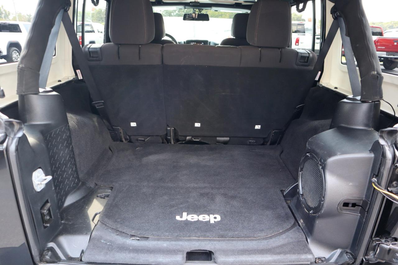 Jeep Wrangler Unlimited 4WD 4dr Rubicon 2013