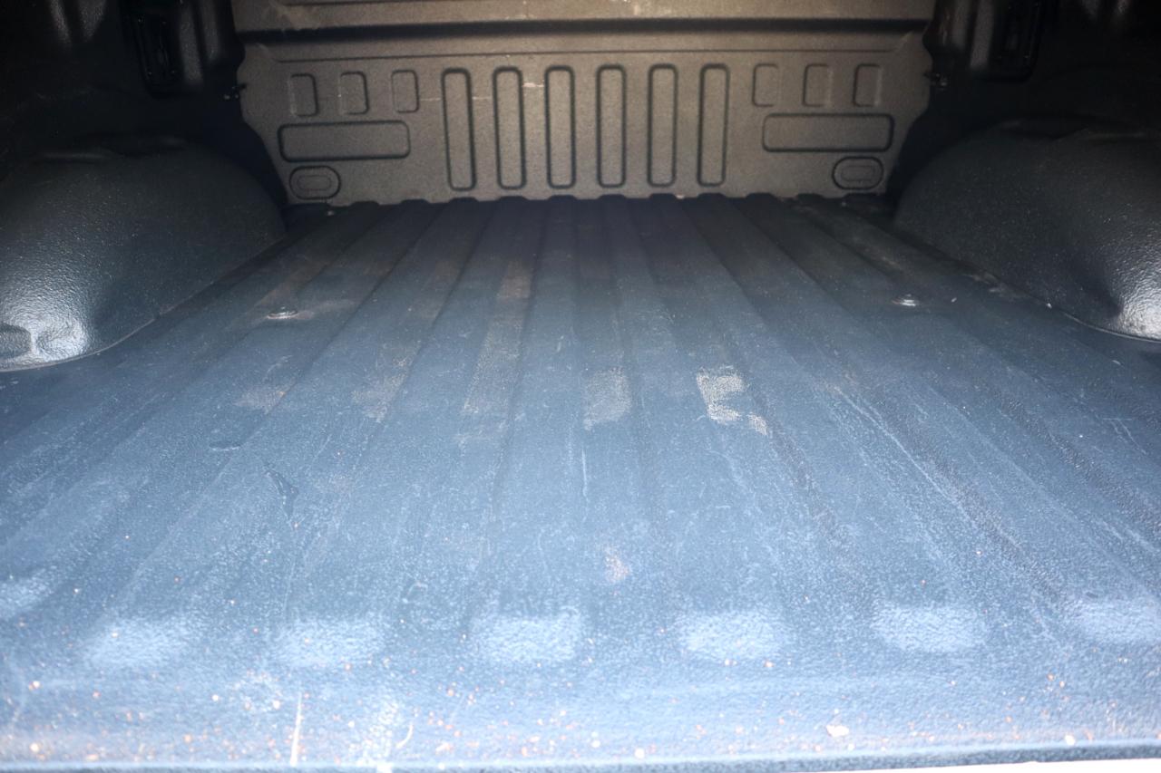 Ford F-150 4WD SuperCrew 145" Lariat 2015