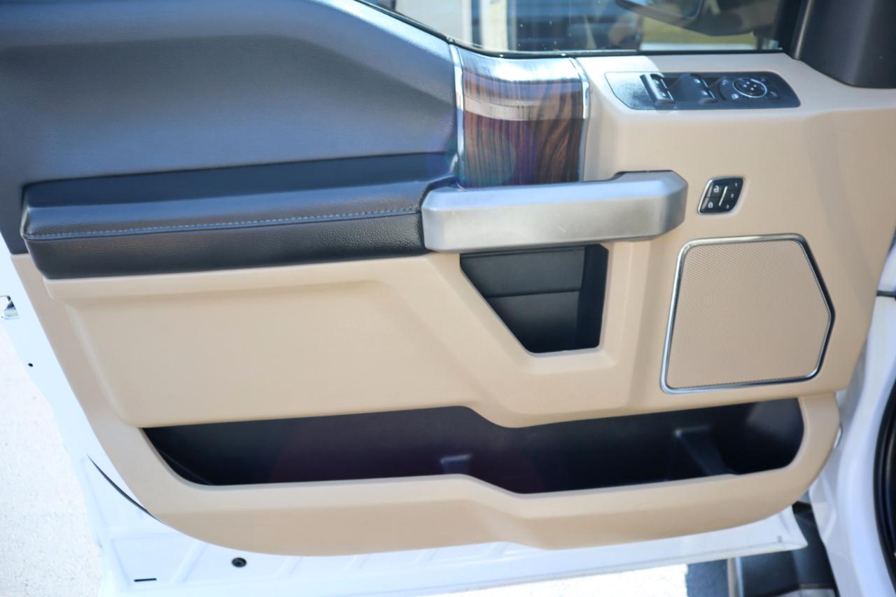 Ford F-150 4WD SuperCrew 145" Lariat 2015
