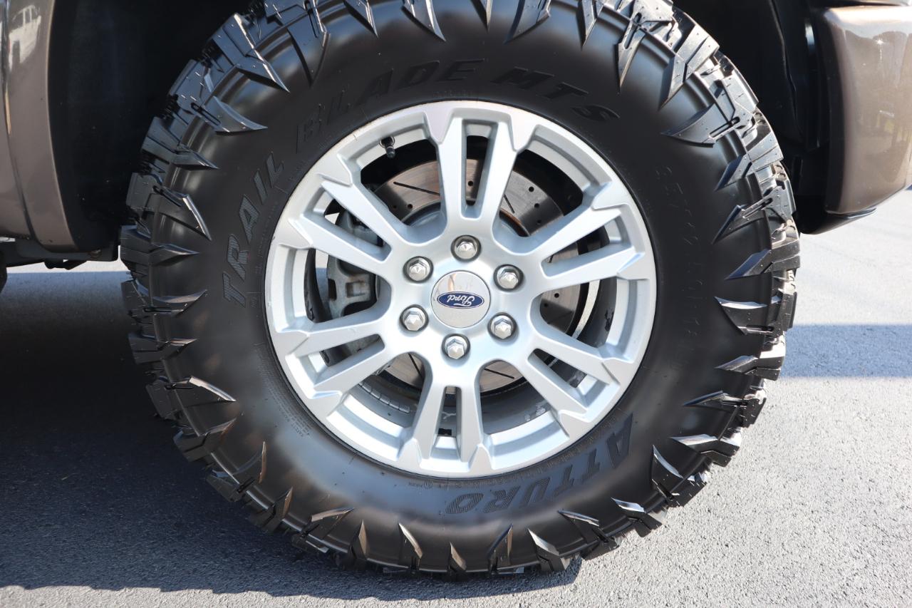 Ford F-150 4WD SuperCrew 145" Lariat 2015