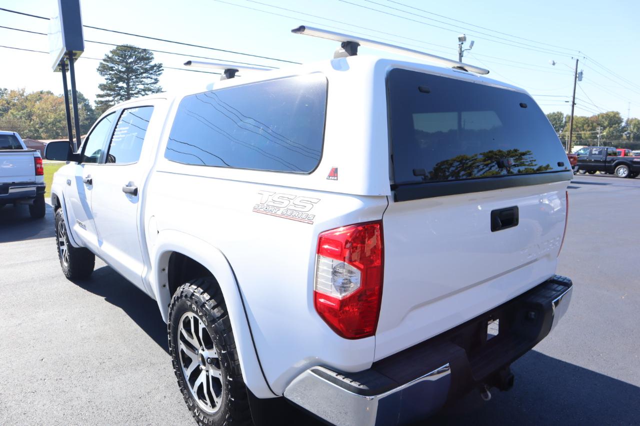 Toyota Tundra 4WD SR5 CrewMax 5.5' Bed (Natl) 2017