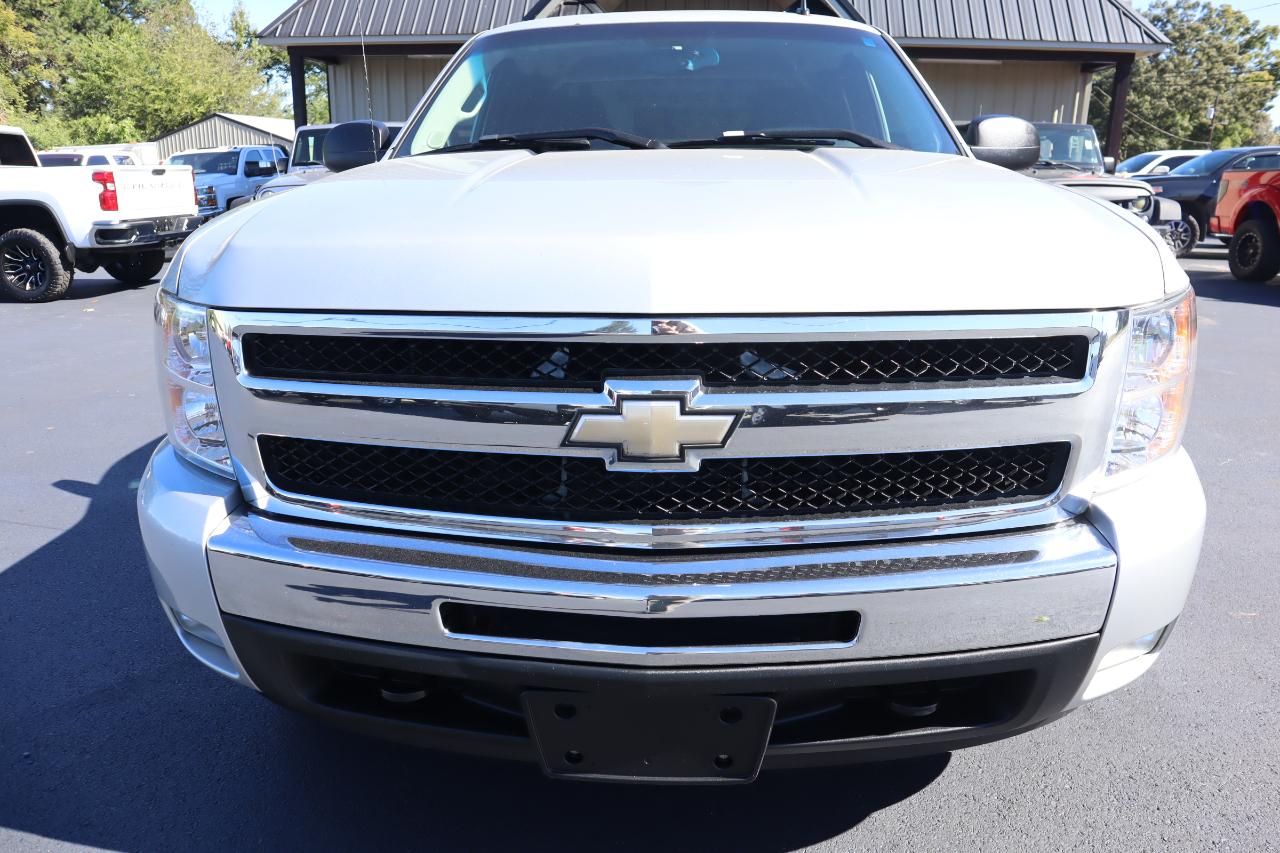 Chevrolet Silverado 1500 4WD Ext Cab 143.5" LT 2011