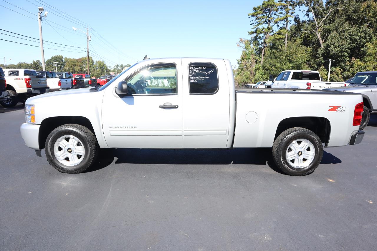 Chevrolet Silverado 1500 4WD Ext Cab 143.5" LT 2011