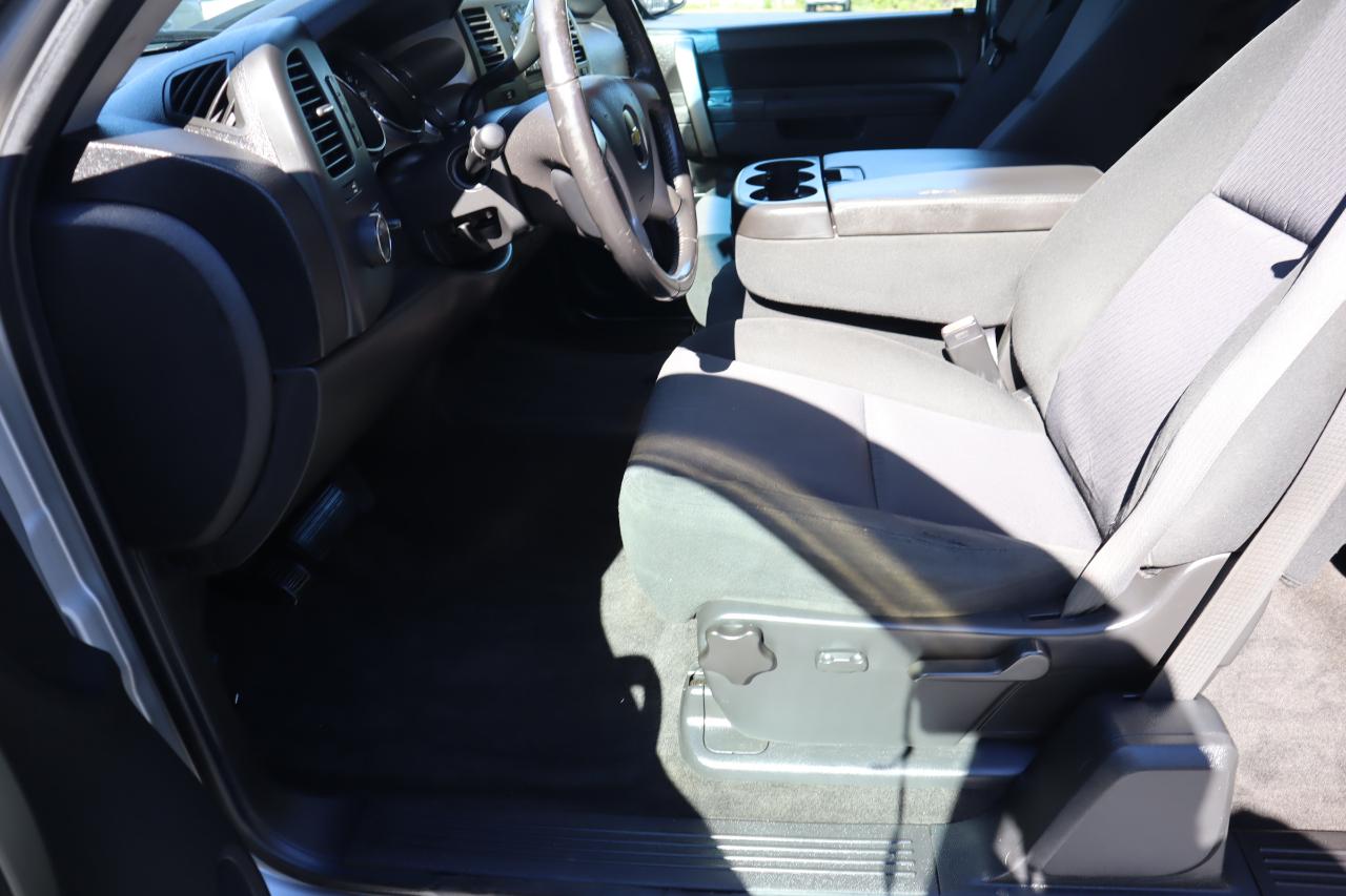 Chevrolet Silverado 1500 4WD Ext Cab 143.5" LT 2011