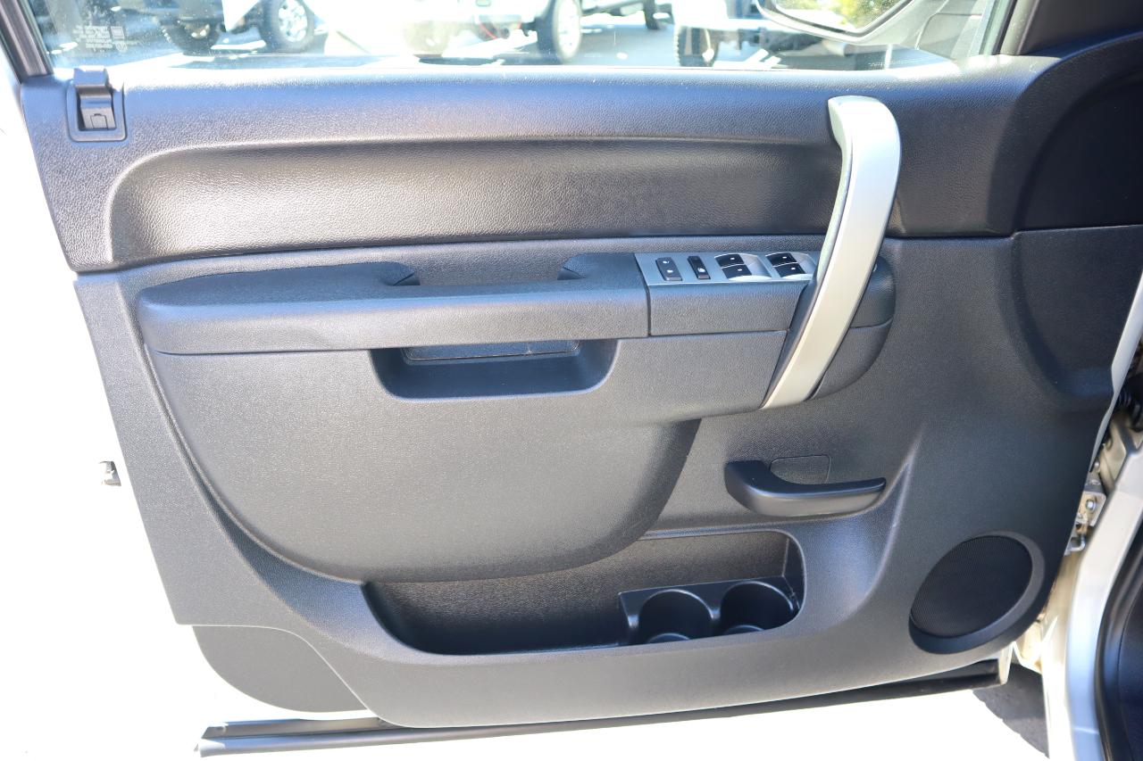 Chevrolet Silverado 1500 4WD Ext Cab 143.5" LT 2011