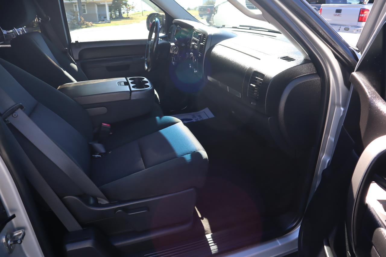 Chevrolet Silverado 1500 4WD Ext Cab 143.5" LT 2011