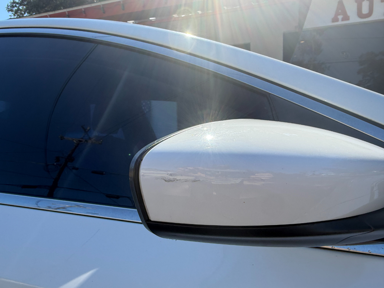 Chrysler 200 4dr Sdn Limited FWD 2015
