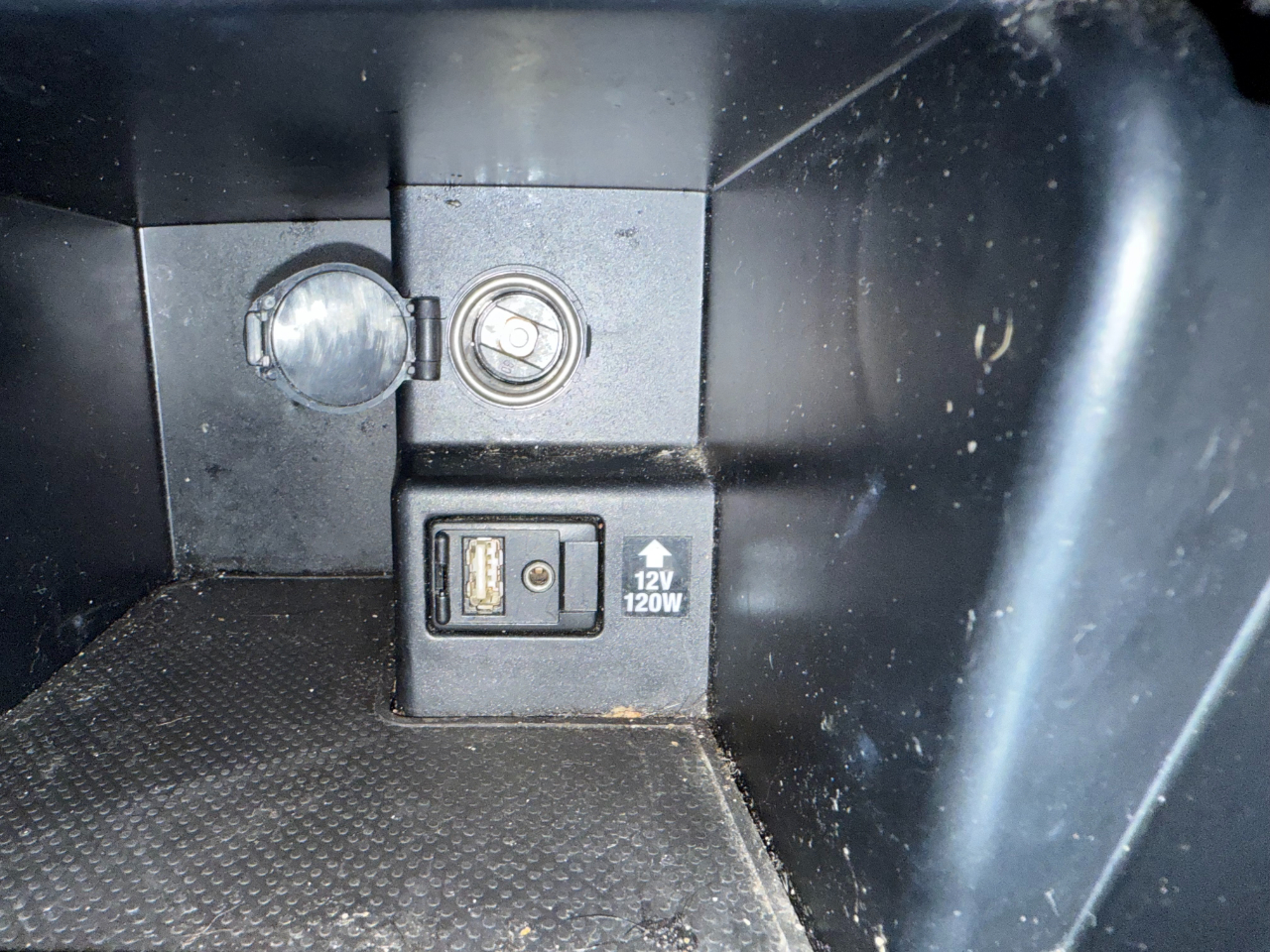 Toyota Camry Hybrid 4dr Sdn XLE (Natl) 2013