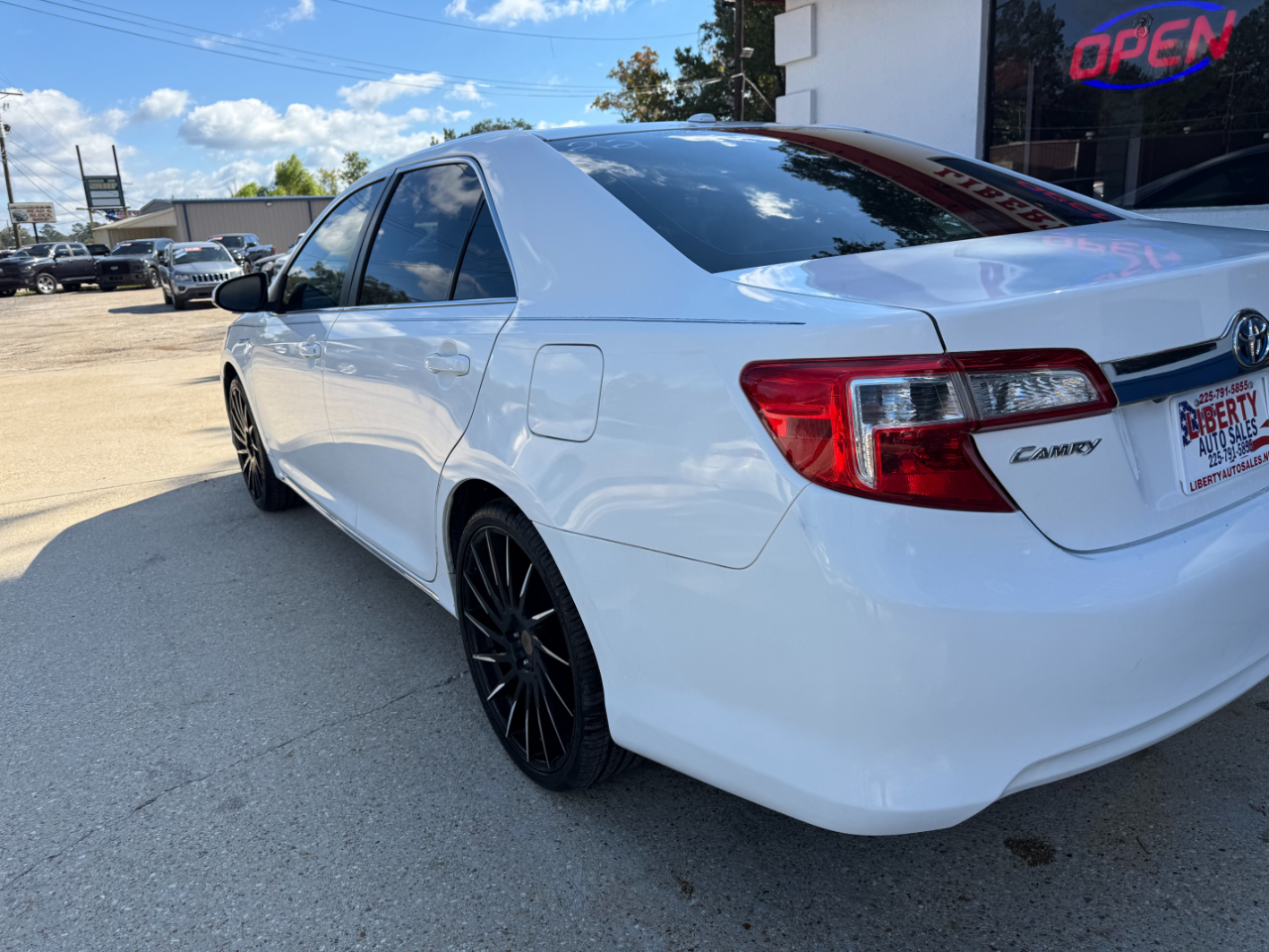 Toyota Camry Hybrid 4dr Sdn XLE (Natl) 2013