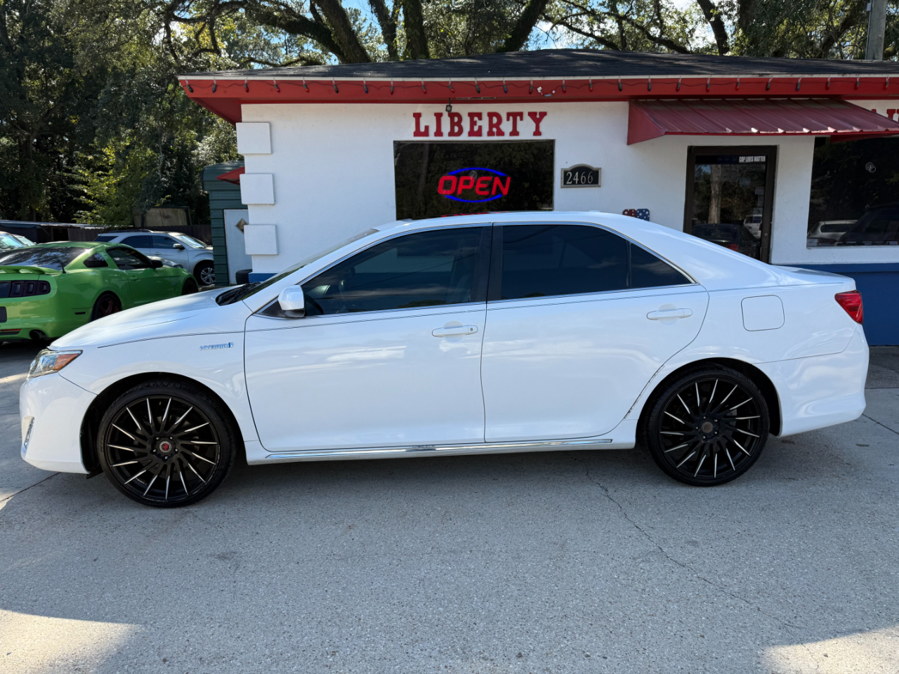 Toyota Camry Hybrid 4dr Sdn XLE (Natl) 2013